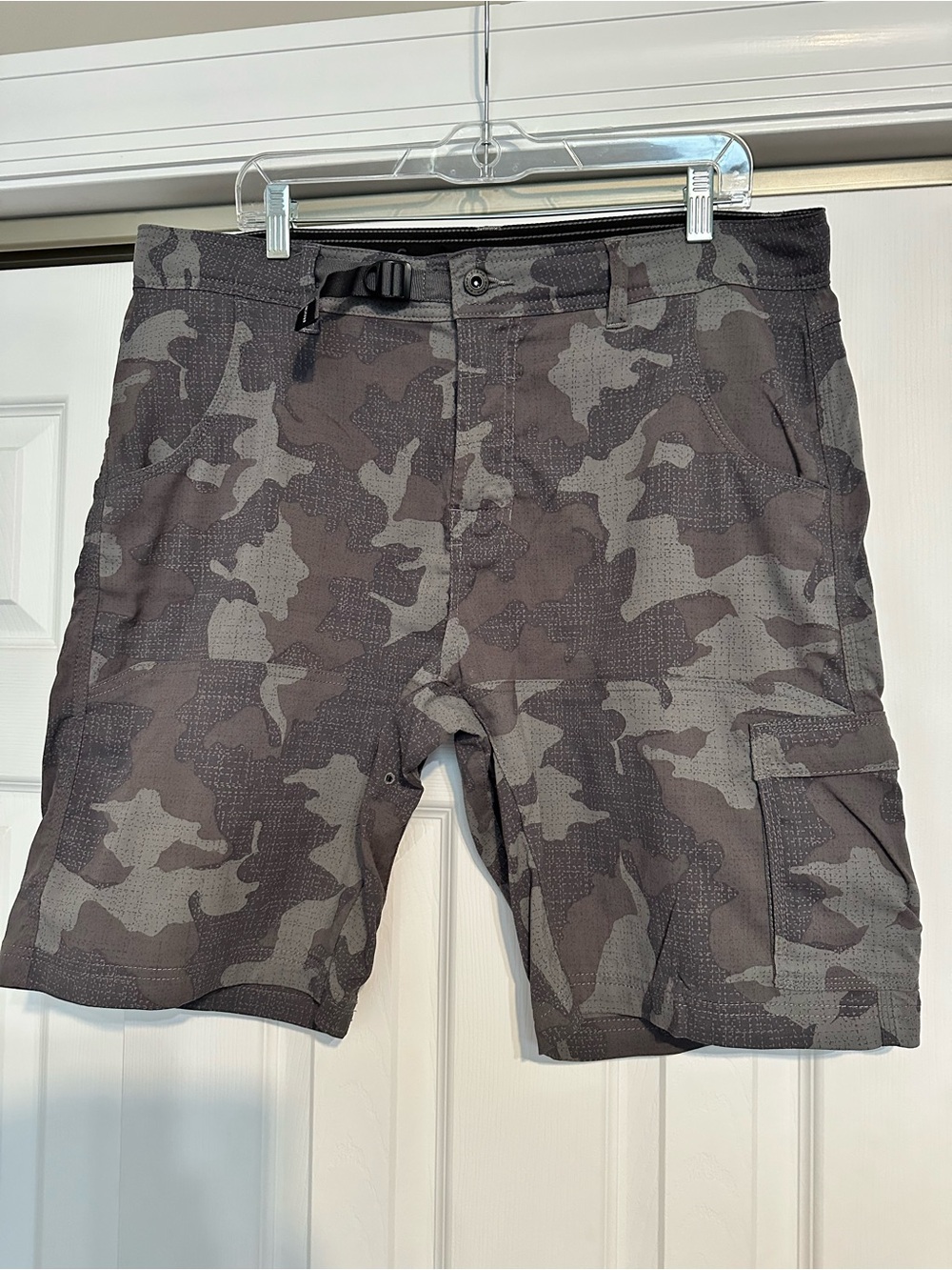 Prana Men's Gray Camo Cargo Shorts